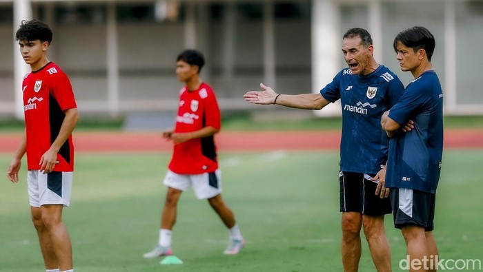 Pemain Timnas Indonesia U-23 saat latihan jelang Piala AFF U-23 2025